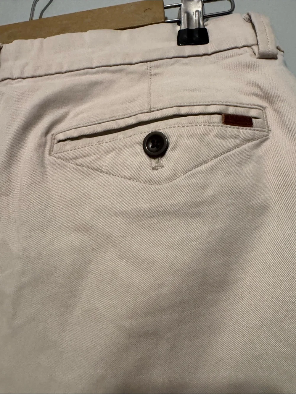 Chaps Men's Light Cream Chinos